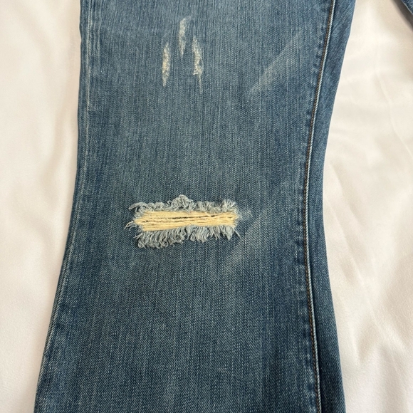 !IT Distressed Denim Button Fly Sweetie Capris- Size 29 - Picture 4 of 7